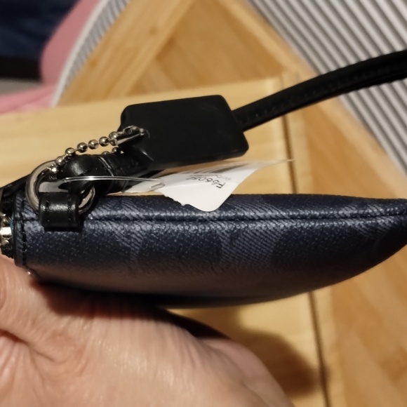 Coach Wristlet NWT - Picture 3 of 10
